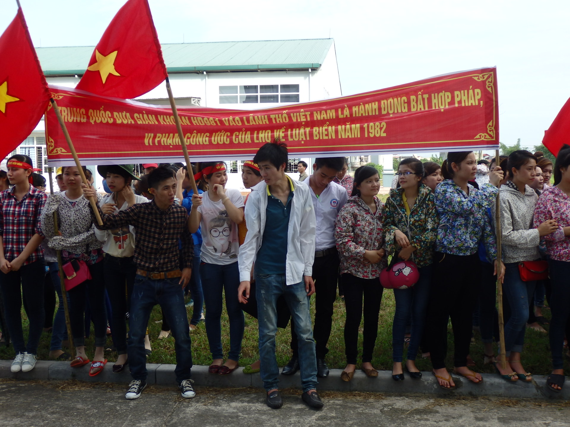 Thanh Hoá: Mít tinh  phản đối Trung Quốc đặt giàn khoan trái phép tại Biển Đông. 3