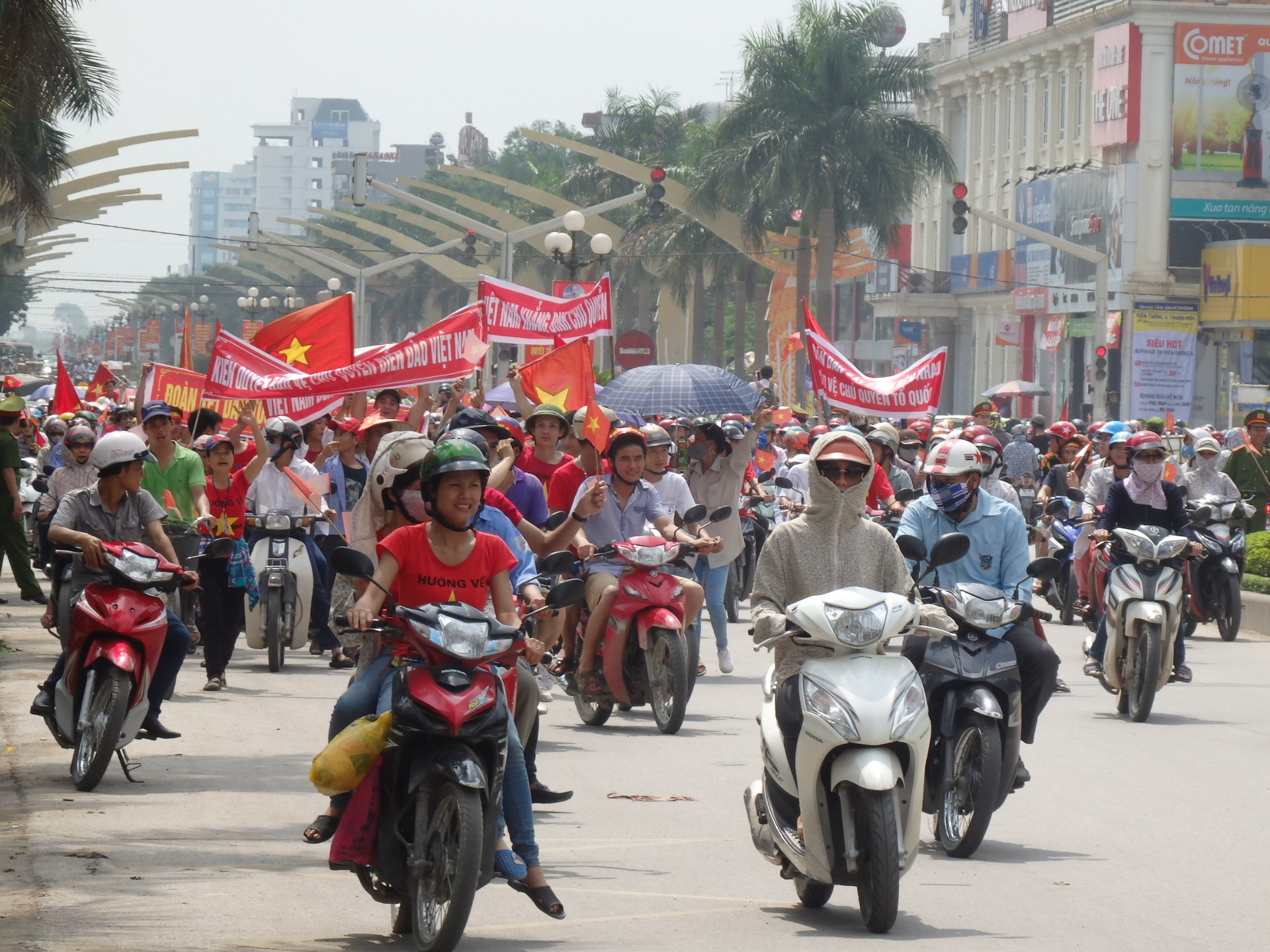 Hàng nghìn công nhân Thanh Hóa diễu hành phản đối Trung Quốc 6