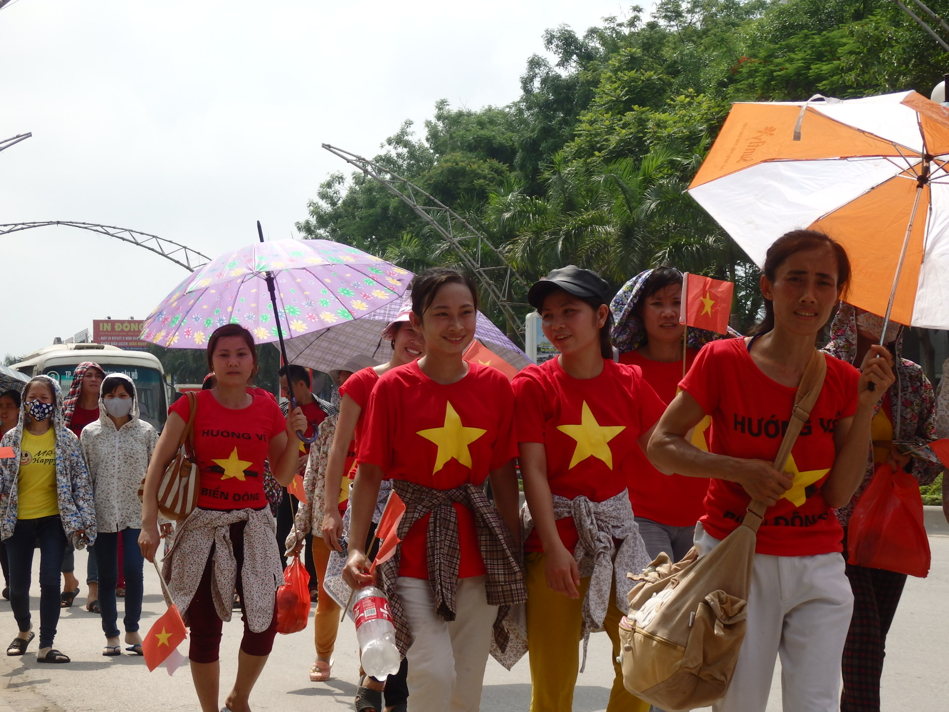 Hàng nghìn công nhân Thanh Hóa diễu hành phản đối Trung Quốc 8