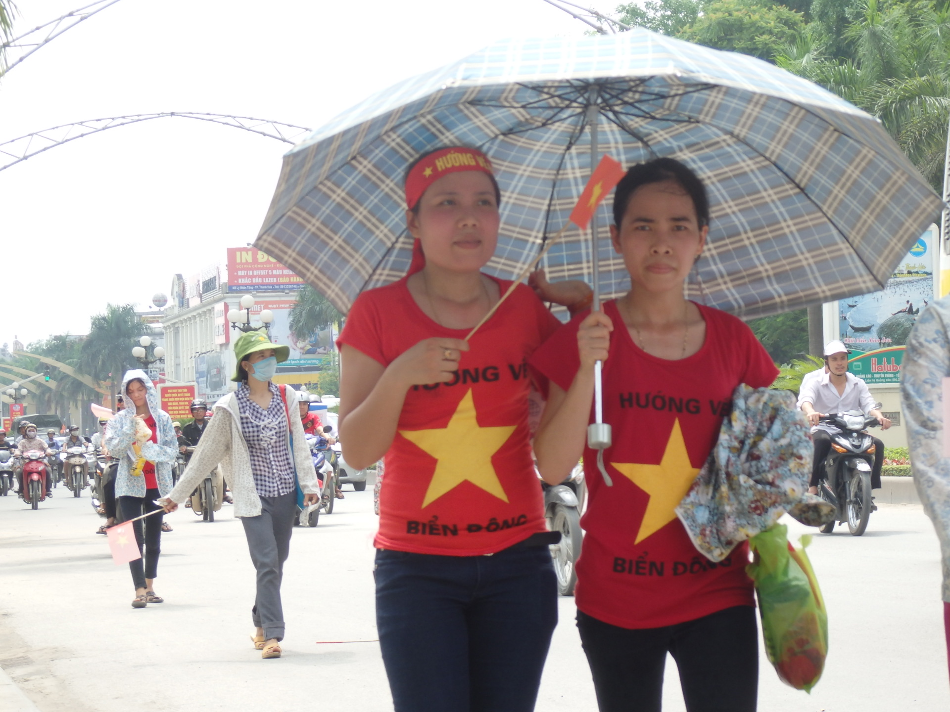 Hàng nghìn công nhân Thanh Hóa diễu hành phản đối Trung Quốc 9