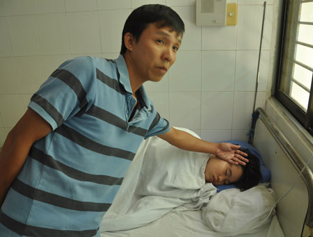 Đình chỉ cửa hàng bán bánh mì gây ngộ độc 1 Đình chỉ cửa hàng bán bánh mì gây ngộ độc 1