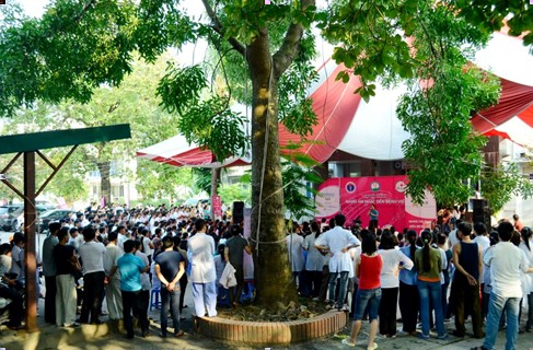 Mang âm nhạc đến bệnh viện Đa khoa tỉnh Hòa Bình 2 Mang âm nhạc đến bệnh viện Đa khoa tỉnh Hòa Bình 2