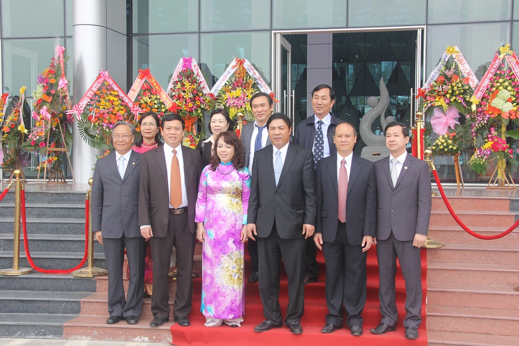 Bộ trưởng Nguyễn Thị Kim Tiến dự lễ khánh thành Bệnh viện Ung thư Đà Nẵng 6