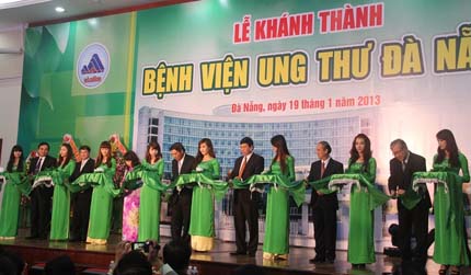 Bộ trưởng Nguyễn Thị Kim Tiến dự lễ khánh thành Bệnh viện Ung thư Đà Nẵng 1