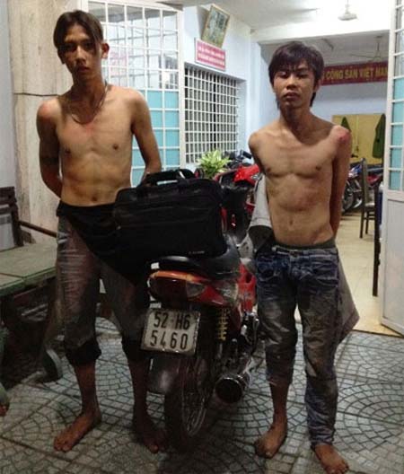 Đặc nhiệm nổ s&uacute;ng bắt 2 t&ecirc;n cướp 1