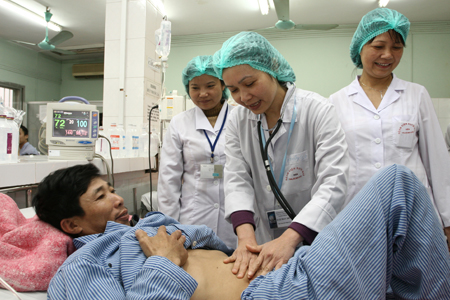 Bộ trưởng Bộ Y tế Nguyễn Thị Kim Tiến: Ki&ecirc;n tr&igrave; mục ti&ecirc;u giảm tải 3