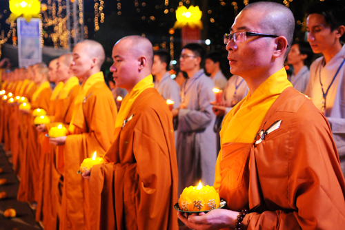 Lễ hội hoa đăng lớn nhất Việt Nam 5