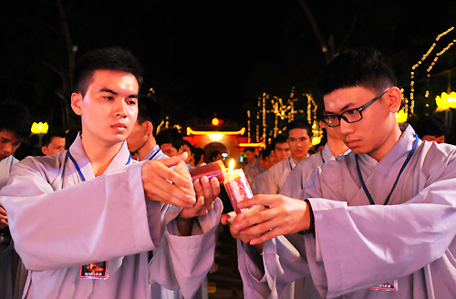 Lễ hội hoa đăng lớn nhất Việt Nam 7