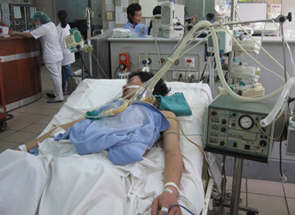 Đi thẳng từ bàn nhậu “tiệc tất niên” đến bệnh viện 1 Đi thẳng từ bàn nhậu “tiệc tất niên” đến bệnh viện 1