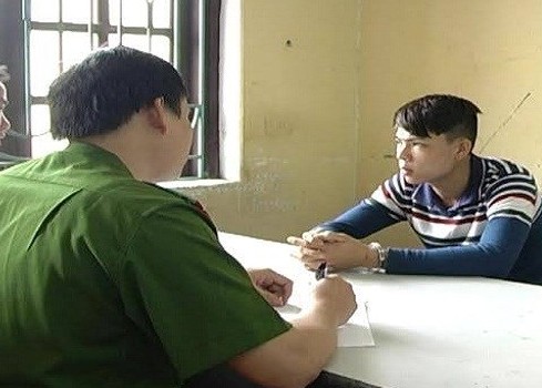 Giết bạn, vứt x&aacute;c phi tang xuống bể nước 1