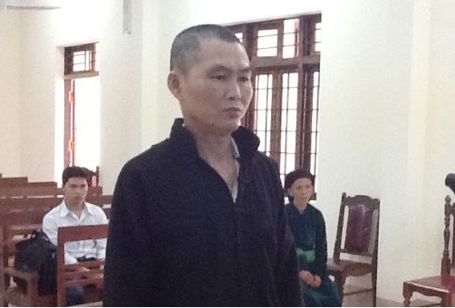 Gã trai đánh chết bố nghẹn ngào hối lỗi 1