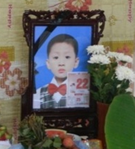 Cộng đồng mạng phẫn nộ với h&agrave;nh vi &ldquo;mặt người dạ th&uacute;&rdquo; của người phụ nữ s&aacute;t hại con đẻ 1