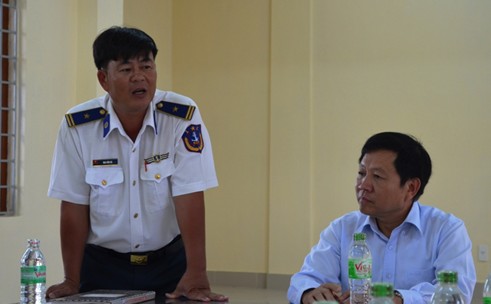 Tổng cục trưởng TC DS-KHHGĐ thăm và tặng quà các chiến sĩ Cảnh sát biển Việt Nam 4