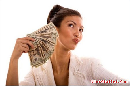 Gã trai Tây hầu tòa đòi lại tiền bao gái 1