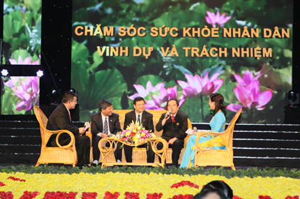 Bộ Y tế tổ chức đ&ecirc;m giao lưu &ldquo;Chăm s&oacute;c sức khỏe Nh&acirc;n d&acirc;n: Vinh dự v&agrave; tr&aacute;ch nhiệm&rdquo; 5