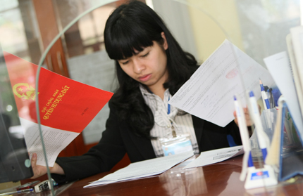 Ng&agrave;y cuối của huyện Từ Li&ecirc;m:  Vi&ecirc;n chức tăng ca, l&agrave;m việc hết c&ocirc;ng suất 9