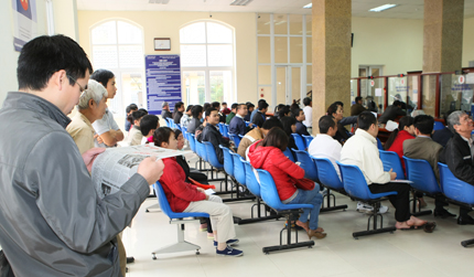 Ng&agrave;y cuối của huyện Từ Li&ecirc;m:  Vi&ecirc;n chức tăng ca, l&agrave;m việc hết c&ocirc;ng suất 6