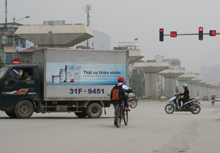 Những hình ảnh học sinh vô tư vi phạm luật giao thông khiến phụ huynh thót tim 7