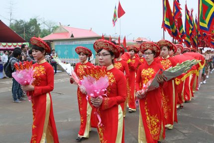Trang nghi&ecirc;m lễ d&acirc;ng hương tưởng nhớ c&aacute;c Vua H&ugrave;ng 5