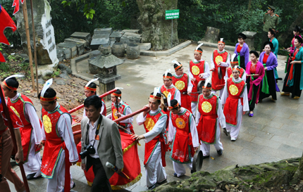 Trang nghi&ecirc;m lễ d&acirc;ng hương tưởng nhớ c&aacute;c Vua H&ugrave;ng 8