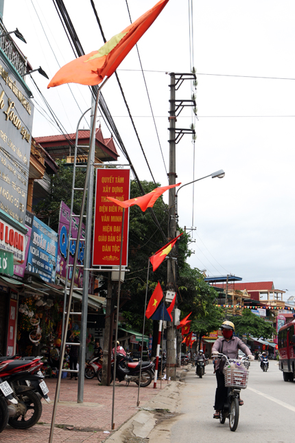 Đường  V&otilde; Nguy&ecirc;n Gi&aacute;p rực rỡ trong dịp kỷ niệm 60 năm chiến thắng Điện Bi&ecirc;n 5