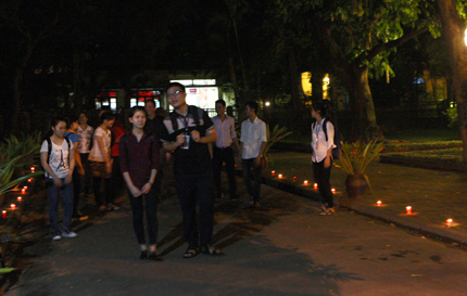 Ngập tr&agrave;n &aacute;nh nến tại 30 Ho&agrave;ng Diệu kỷ niệm 104 năm ng&agrave;y sinh Đại tướng V&otilde; Nguy&ecirc;n Gi&aacute;p 7