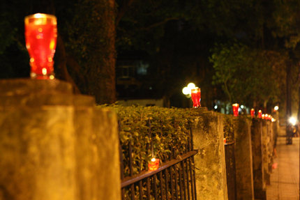 Ngập tr&agrave;n &aacute;nh nến tại 30 Ho&agrave;ng Diệu kỷ niệm 104 năm ng&agrave;y sinh Đại tướng V&otilde; Nguy&ecirc;n Gi&aacute;p 11