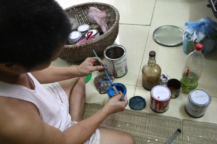 Nghệ nhân làm tàu thủy sắt tây duy nhất ở đất Hà thành 4 Nghệ nhân làm tàu thủy sắt tây duy nhất ở đất Hà thành 4