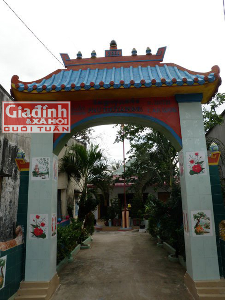Những giai thoại kỳ lạ về nguồn gốc cặp ngọc ch&ocirc;n dưới b&agrave;n thờ Phật 1