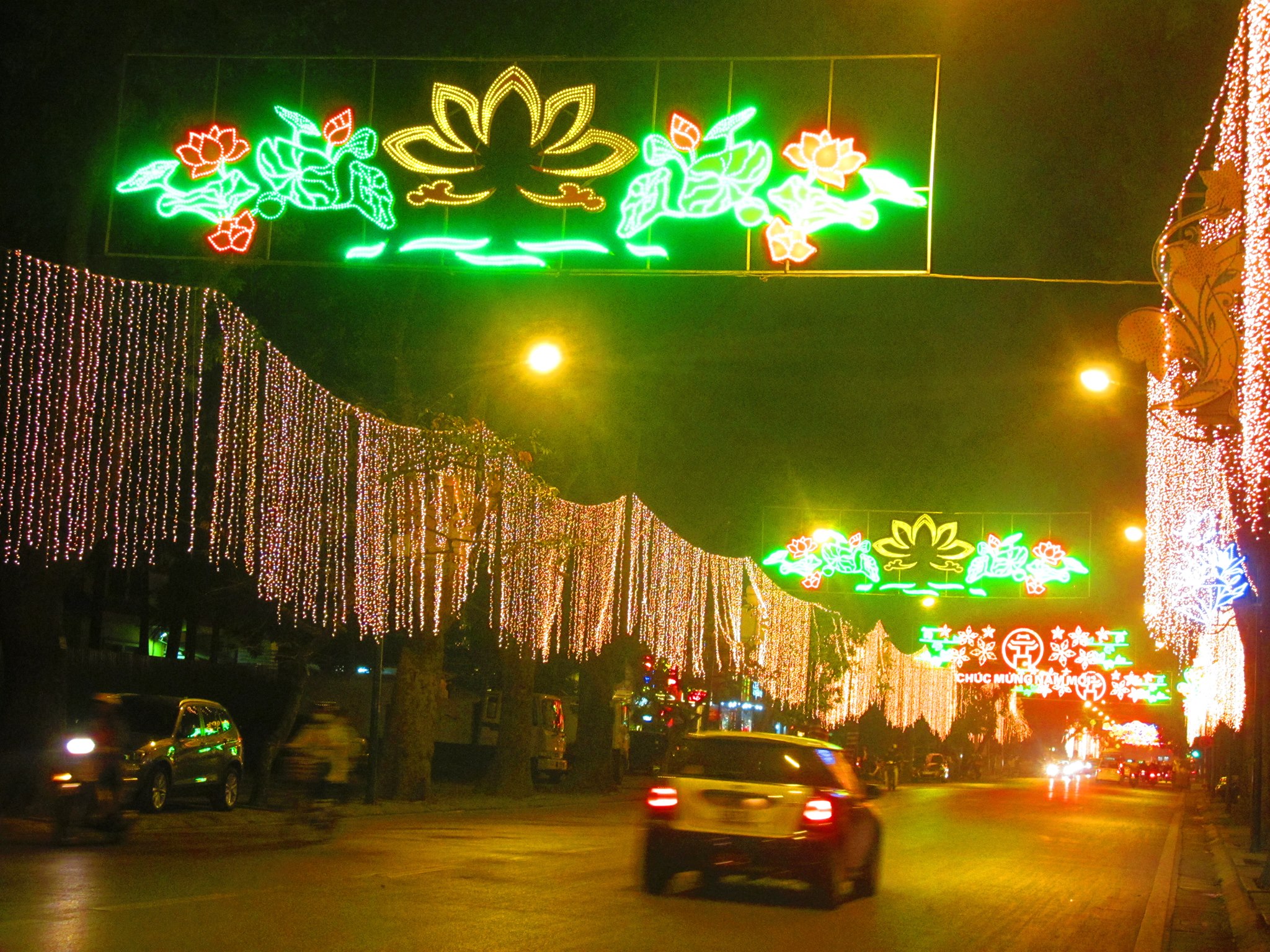 Lung linh H&agrave; Nội m&ugrave;a Tết đến 9