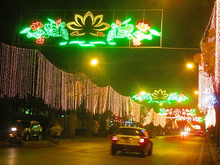 Lung linh H&agrave; Nội m&ugrave;a Tết đến 15