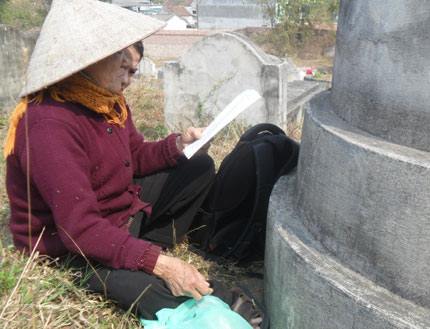 Sắc xu&acirc;n đ&atilde; thắm m&agrave; l&ograve;ng người c&ograve;n ngậm lắm tủi hờn 4