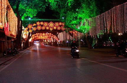 Lung linh H&agrave; Nội m&ugrave;a Tết đến 14