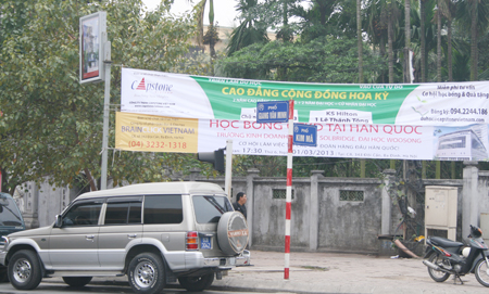 &ldquo;B&atilde;o&rdquo; xe c&ocirc;ng đổ bộ tr&agrave;n lan tr&ecirc;n phố cấm 1