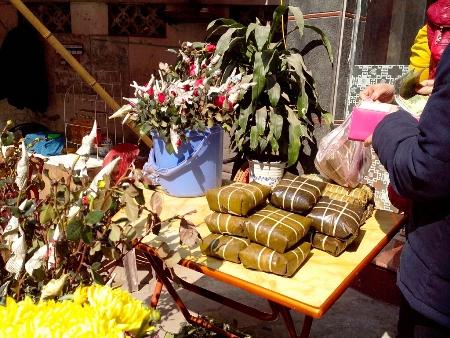 B&aacute;nh chưng ầm ầm &ldquo;xuống&rdquo; phố đ&oacute;n &ocirc;ng C&ocirc;ng, &ocirc;ng T&aacute;o 3