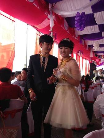 Tái xuất đám cưới “khủng” với đầy vàng và siêu xe tại phố núi Hà Tĩnh 9