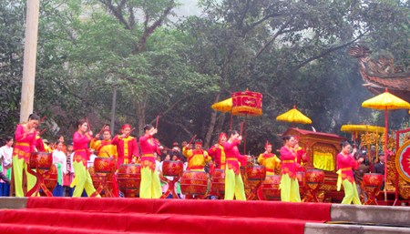 H&agrave;ng vạn du kh&aacute;ch đổ x&ocirc; về T&acirc;y Thi&ecirc;n h&agrave;nh lễ 2