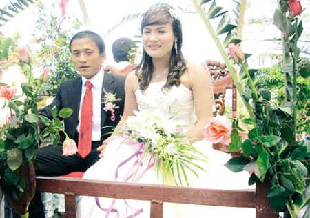 Điều chưa biết về đám cưới “siêu xe công nông” 3