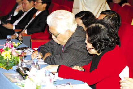 Những b&ocirc;ng hoa d&acirc;n số 9