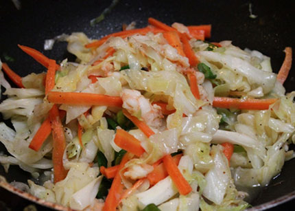 B&iacute; quyết nấu m&oacute;n chi&ecirc;n x&agrave;o &iacute;t dầu mỡ 1