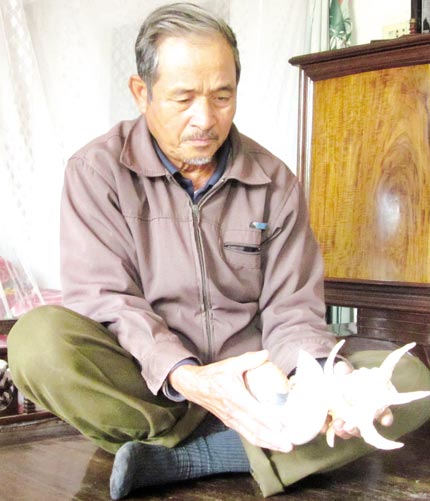 Những n&ocirc;ng d&acirc;n một thời v&aacute;c đ&aacute; x&acirc;y Trường Sa 3