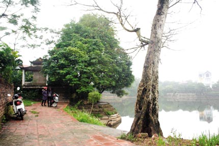 Vén màn bí ẩn hồ thiêng Yên Quán 3 Vén màn bí ẩn hồ thiêng Yên Quán 3