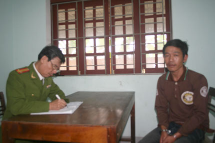 Nỗi khổ của người phụ nữ bị ép yêu bằng bạo lực 2