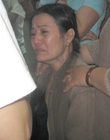 Nỗi đau uất nghẹn của người mẹ gi&agrave; một l&uacute;c mất 7 người con 2