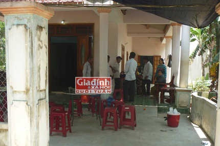Gh&ecirc; rợn đứa con ngỗ ngược g&acirc;y tội &aacute;c rồi thản nhi&ecirc;n ngồi kể lại cho cha 3