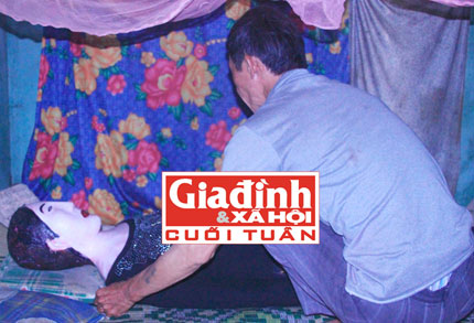 Người 7 năm &ocirc;m x&aacute;c vợ tiết lộ chuyện được mời sang Mỹ kể chuyện t&igrave;nh y&ecirc;u 1