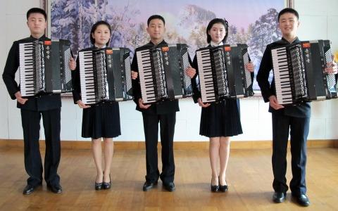 Ảnh hiếm về nữ sinh xinh đẹp của Triều Tiên 5 Ảnh hiếm về nữ sinh xinh đẹp của Triều Tiên 5