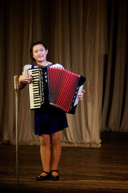 Ảnh hiếm về nữ sinh xinh đẹp của Triều Tiên 6 Ảnh hiếm về nữ sinh xinh đẹp của Triều Tiên 6