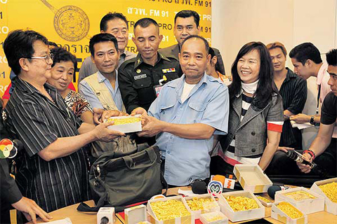 Những chuyện lạ thu h&uacute;t nhất năm 2012 (2) 2