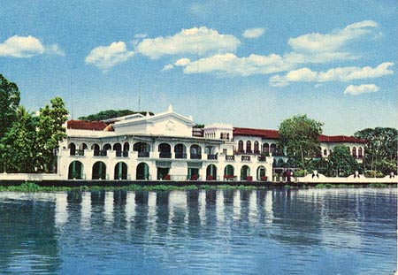 Gia đ&igrave;nh tổng thống thấy b&oacute;ng ma trong cung điện 1